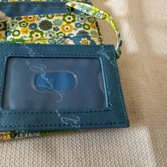 NWT Vera Bradley English Meadow (Retired) Travel Envelope, Floral Pattern - Picture 6 of 11